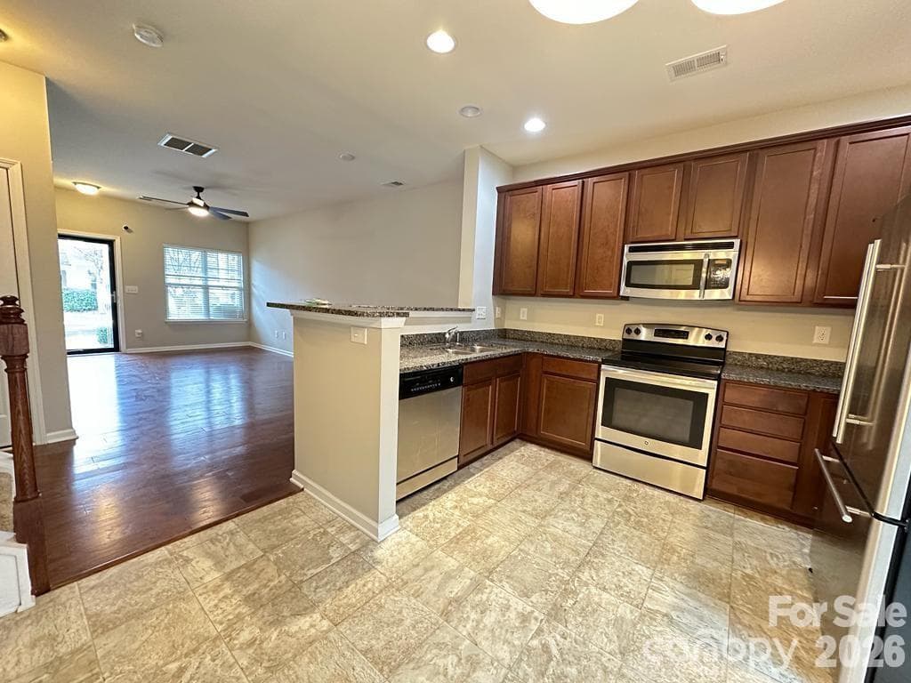 Kitchen - 10383 Bunclody Drive, Charlotte