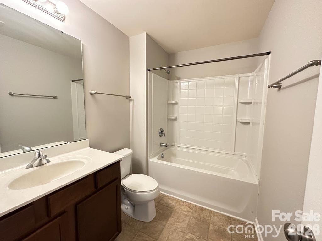Townhouse at 10383 Bunclody Drive, Charlotte, photo 9 of 10
