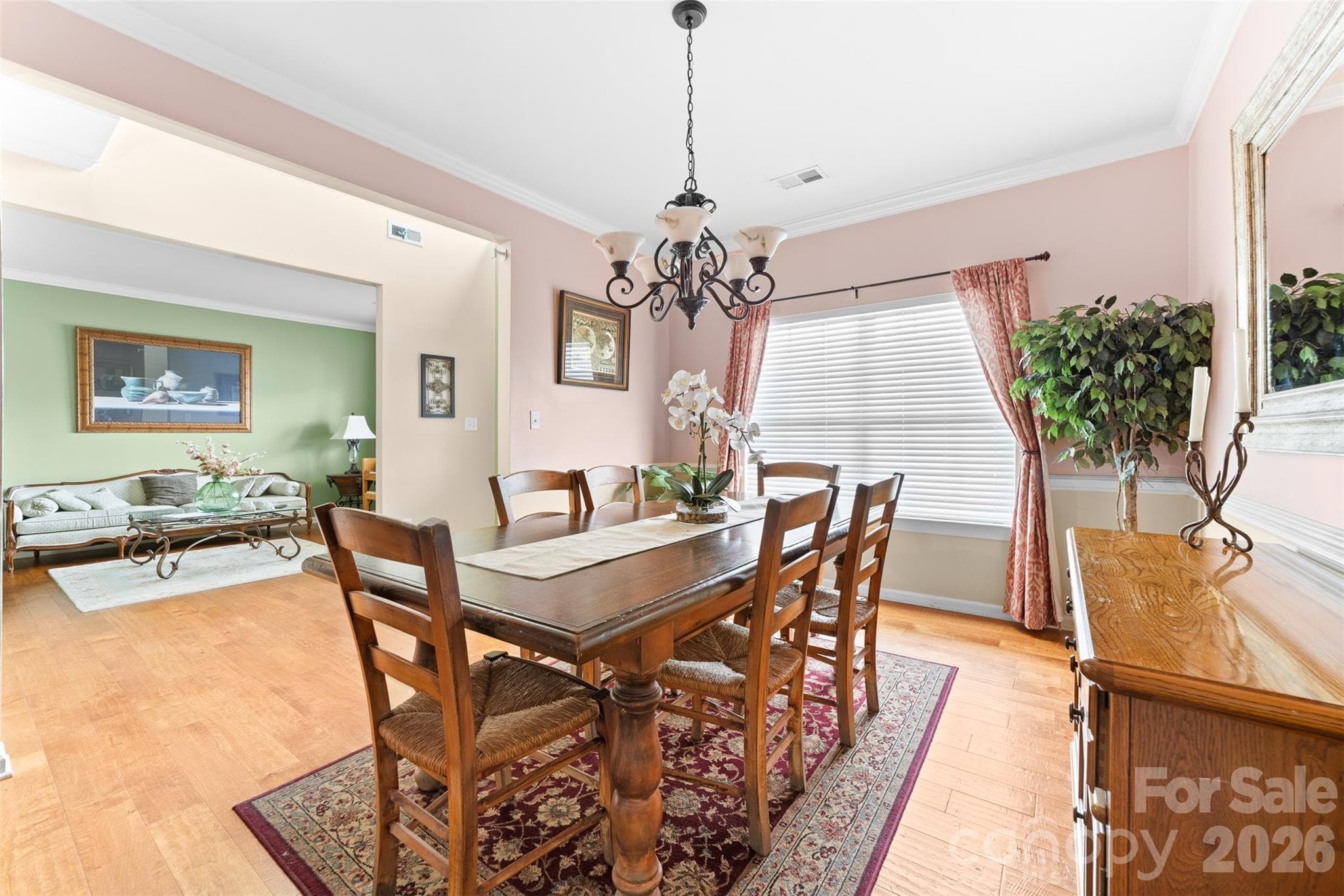 Dining area for holidays and entertaining - Charlotte