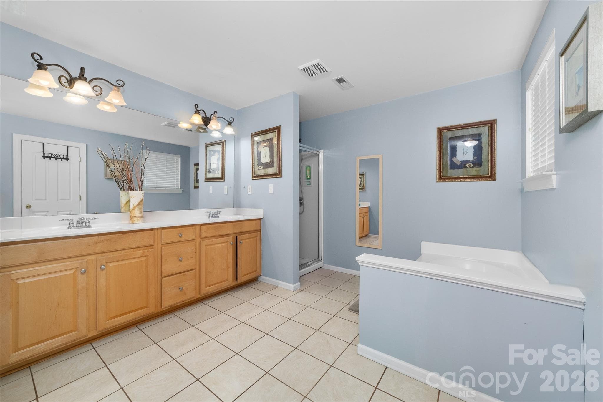 Primary ensuite bath - Charlotte