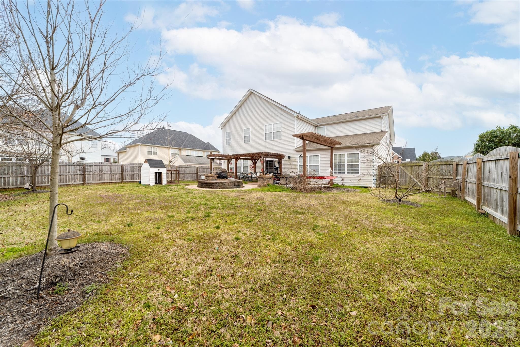 Large Private back yard. - Charlotte