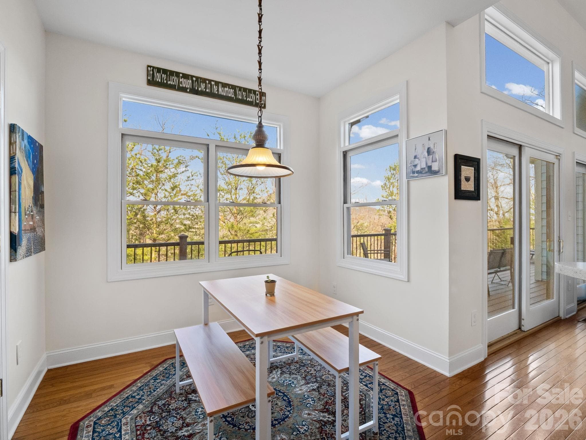 Lovely breakfast nook - 308 Bluebird Road, Lake Lure