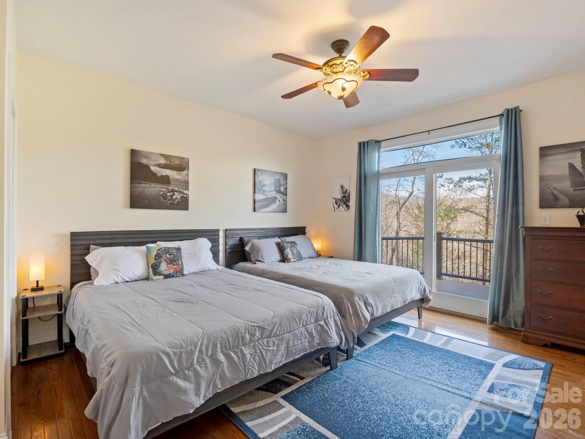 Downstairs second bedroom w/ deck access - 308 Bluebird Road, Lake Lure