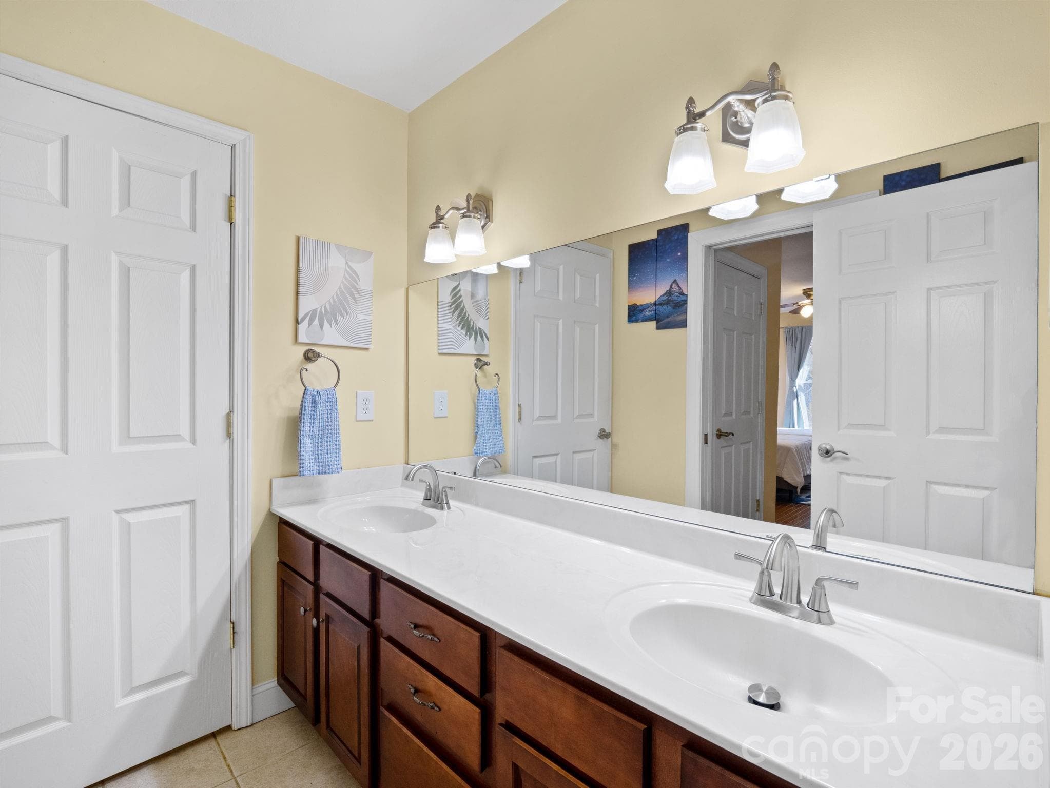 upstairs full bath - 308 Bluebird Road, Lake Lure