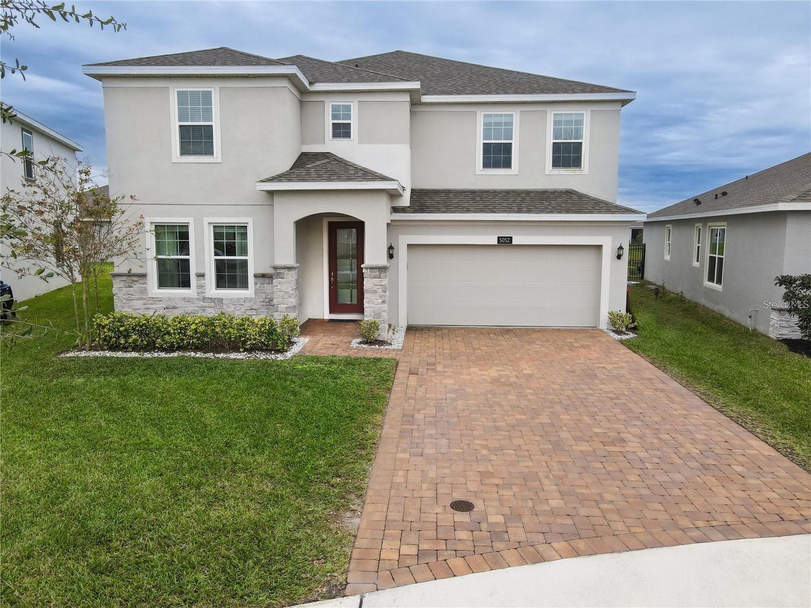 5052 CENTER CT