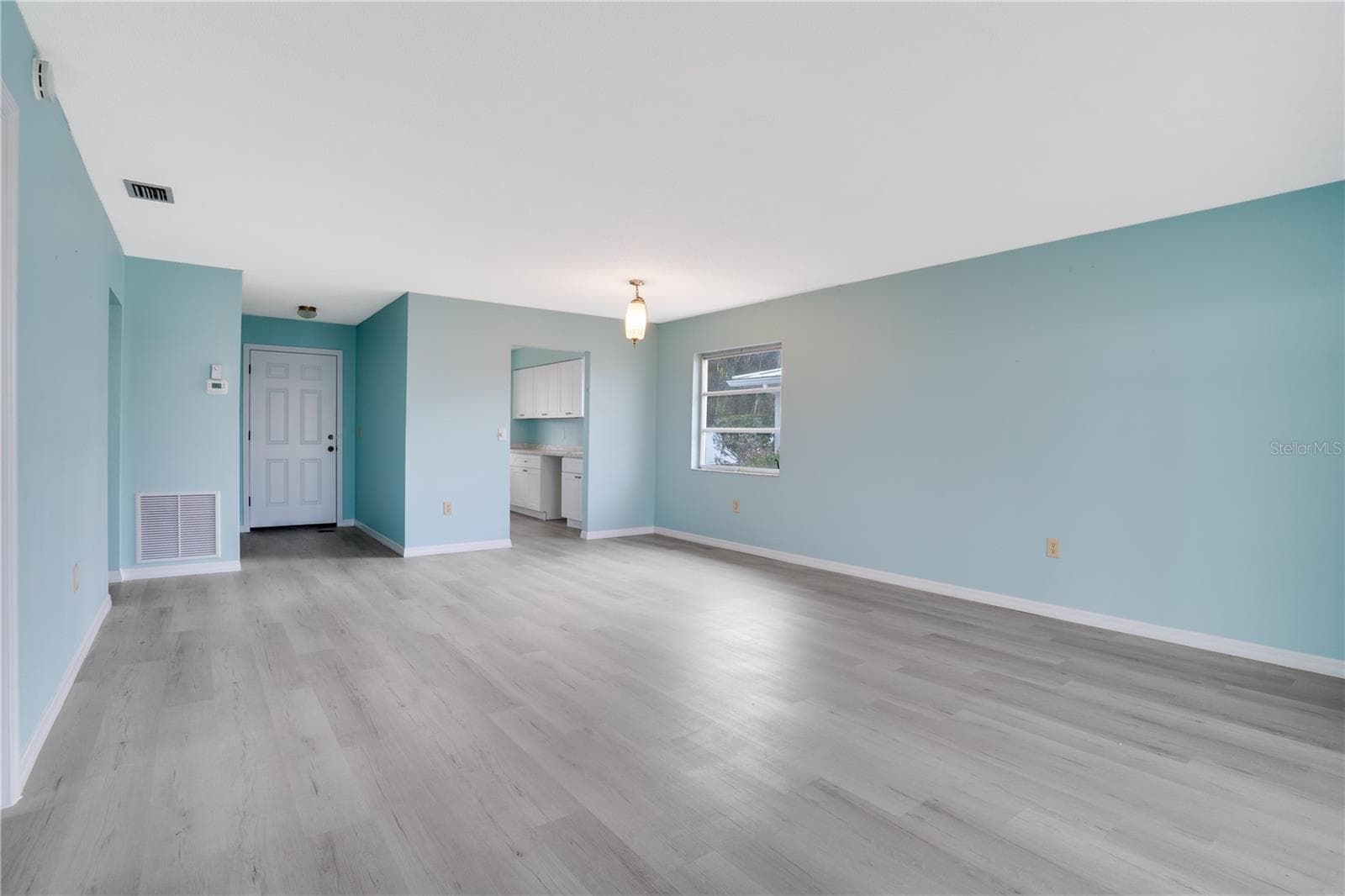 Condominium at 216 FAIR WINDS DR #216, NOKOMIS, photo 8 of 33