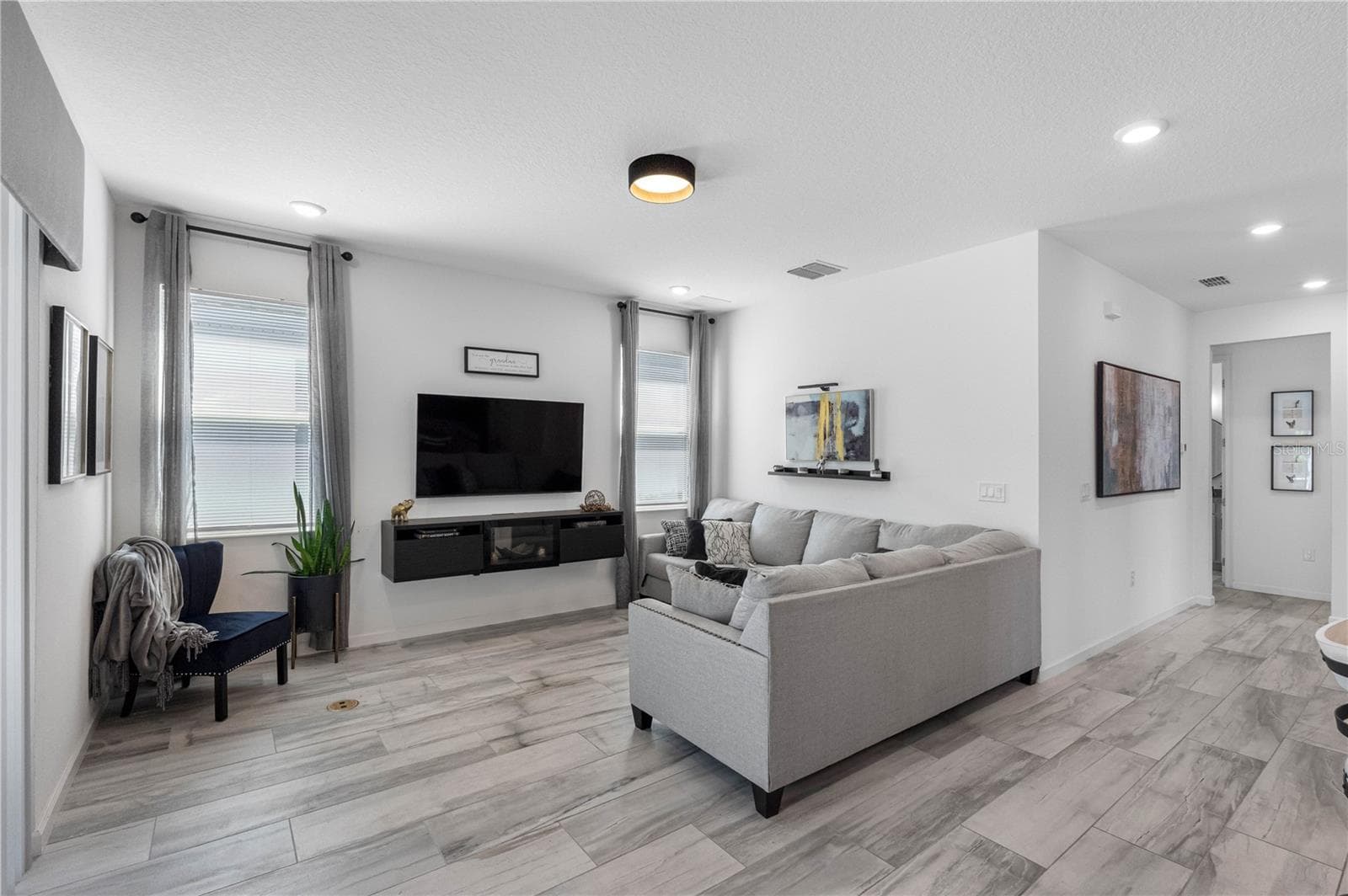 Single Family Residence at 325 SHORE CRAB WAY, APOLLO BEACH, photo 13 of 57