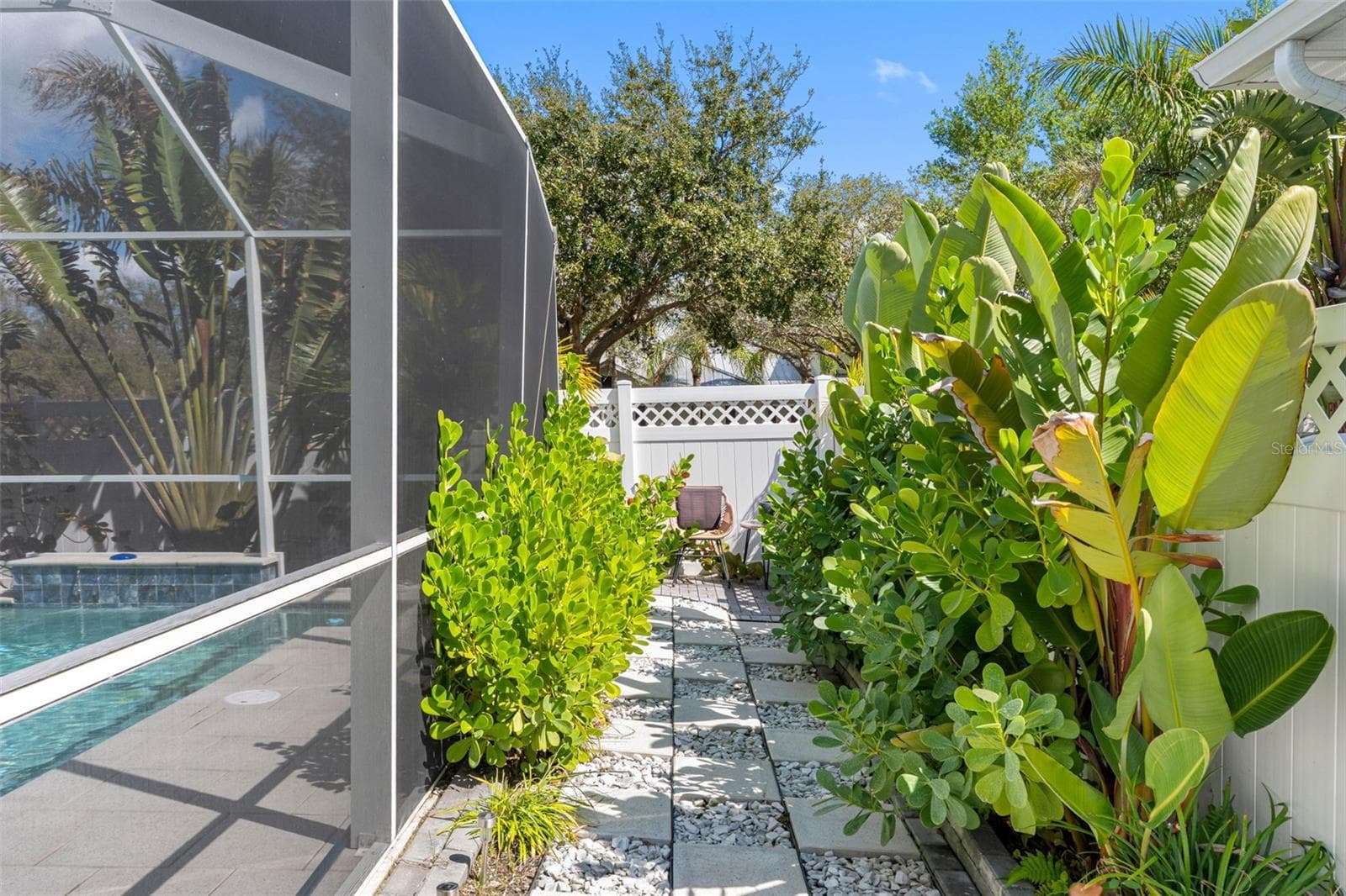 Single Family Residence at 325 SHORE CRAB WAY, APOLLO BEACH, photo 16 of 57