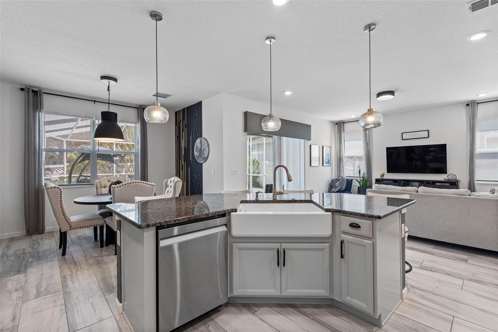 Single Family Residence at 325 SHORE CRAB WAY, APOLLO BEACH, photo 20 of 57