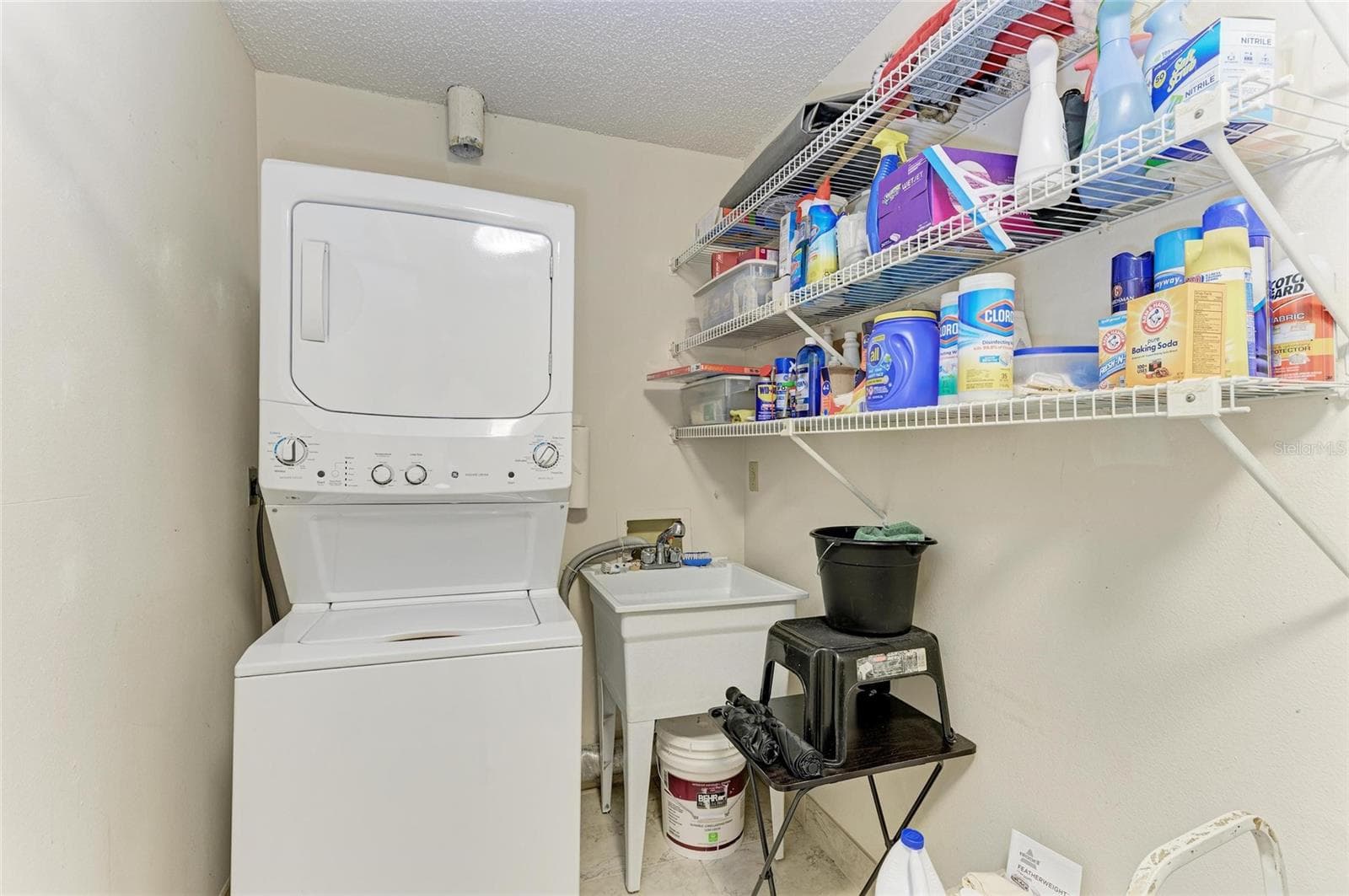 laundry room and storage. - 7921 4TH AVE W, BRADENTON