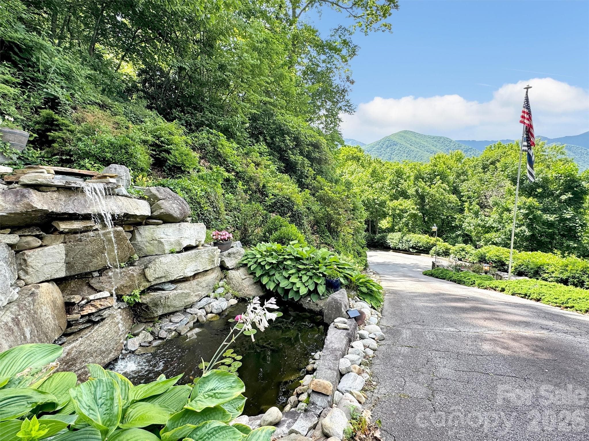 Single Family Residence at 28 Mountain Breeze Drive, Maggie Valley, photo 8 of 52