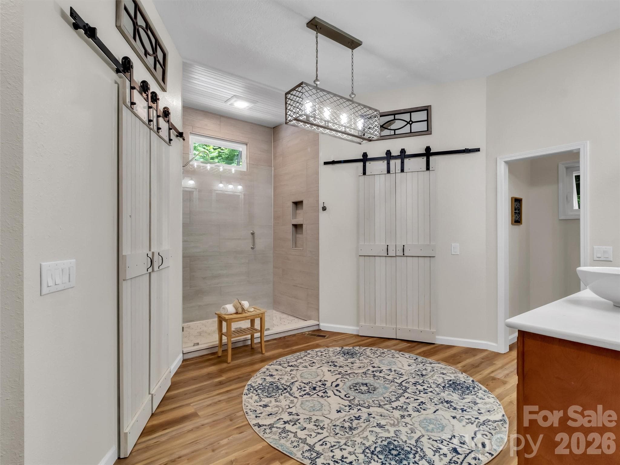 Luxurious Remodeled Bath - 28 Mountain Breeze Drive, Maggie Valley