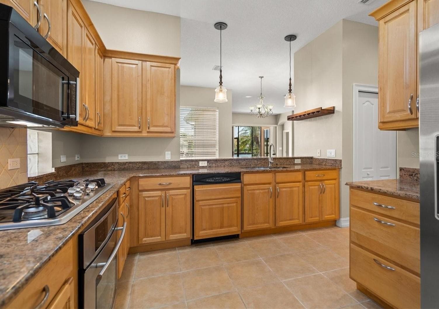 large kitchen - 312 11TH AVE E, PALMETTO