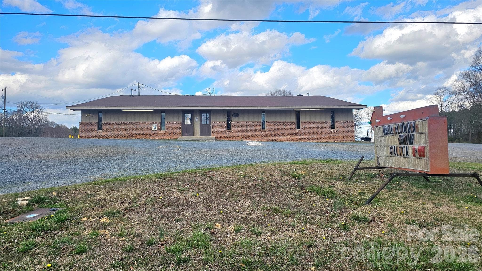 6821 Highway 218 Highway E