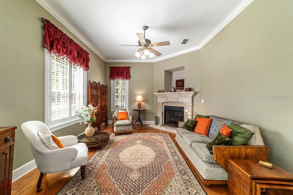 Formal LIving Room - 905 SE 12TH ST, OCALA