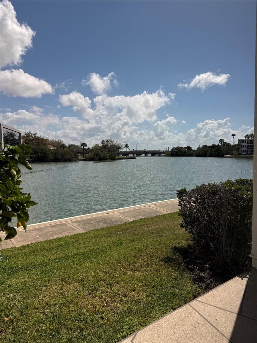 Condominium at 7425 BAY ISLAND DR S #103, SOUTH PASADENA, photo 22 of 28