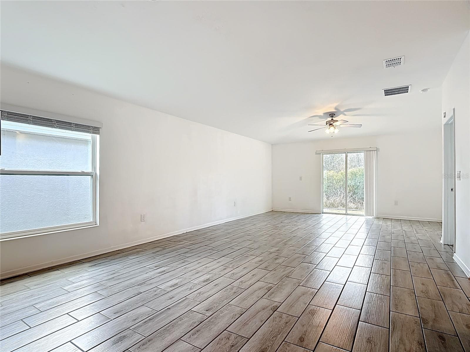 Single Family Residence at 441 MACARTHUR ST, BARTOW, photo 6 of 43