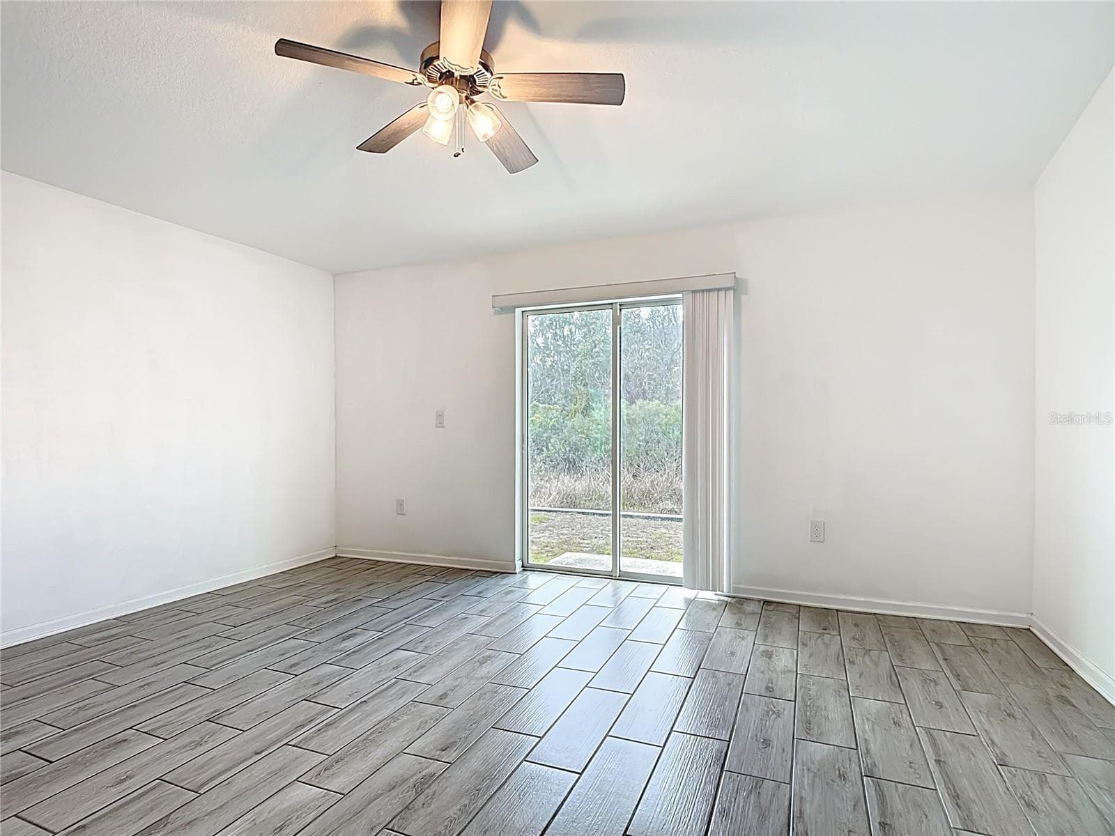 Single Family Residence at 441 MACARTHUR ST, BARTOW, photo 13 of 43