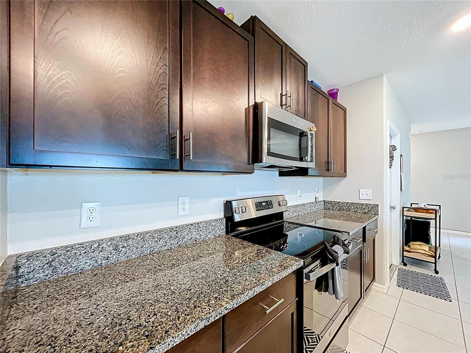 Easy Functioning Kitchen, with nice and thick Granite! - 3141 OYSTER COVE ST, WIMAUMA