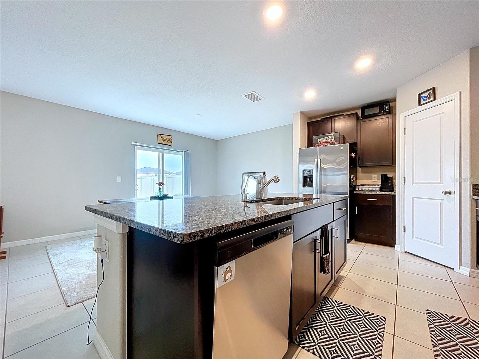 Large Kitchen Island! - 3141 OYSTER COVE ST, WIMAUMA