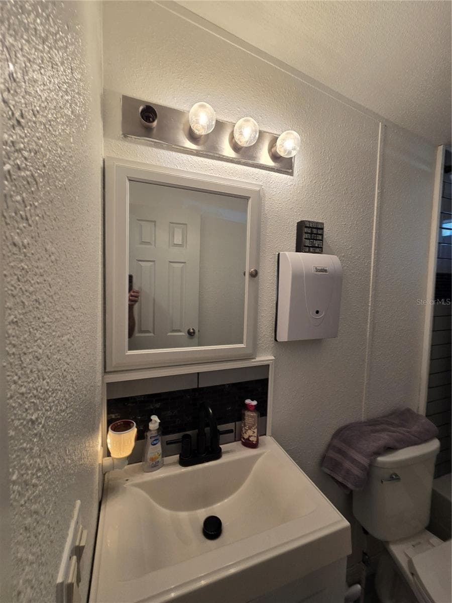 Manufactured Home at 5304 FAIRMONT RD, LAKE WALES, photo 53 of 92