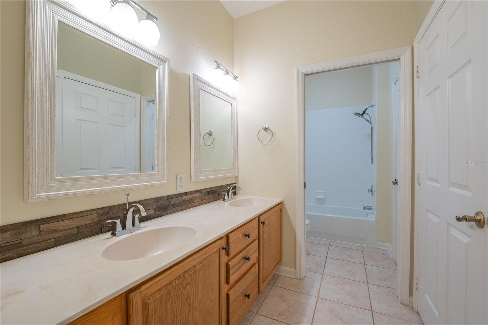 Condominium at 13536 TURTLE MARSH LOOP #523, ORLANDO, photo 13 of 19