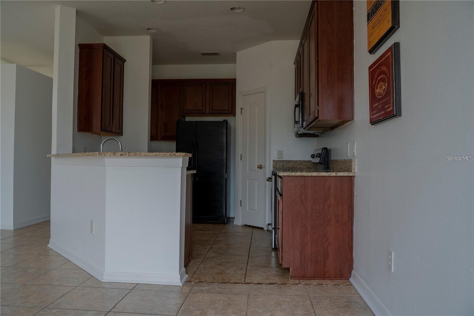 Condominium at 2018 ESTANCIA CIR #C, KISSIMMEE, photo 6 of 25