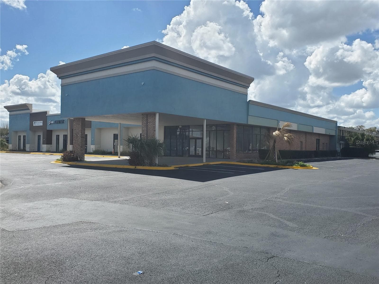 Condo - Hotel at 7900 S ORANGE BLOSSOM TRL #1120, ORLANDO, photo 2 of 17
