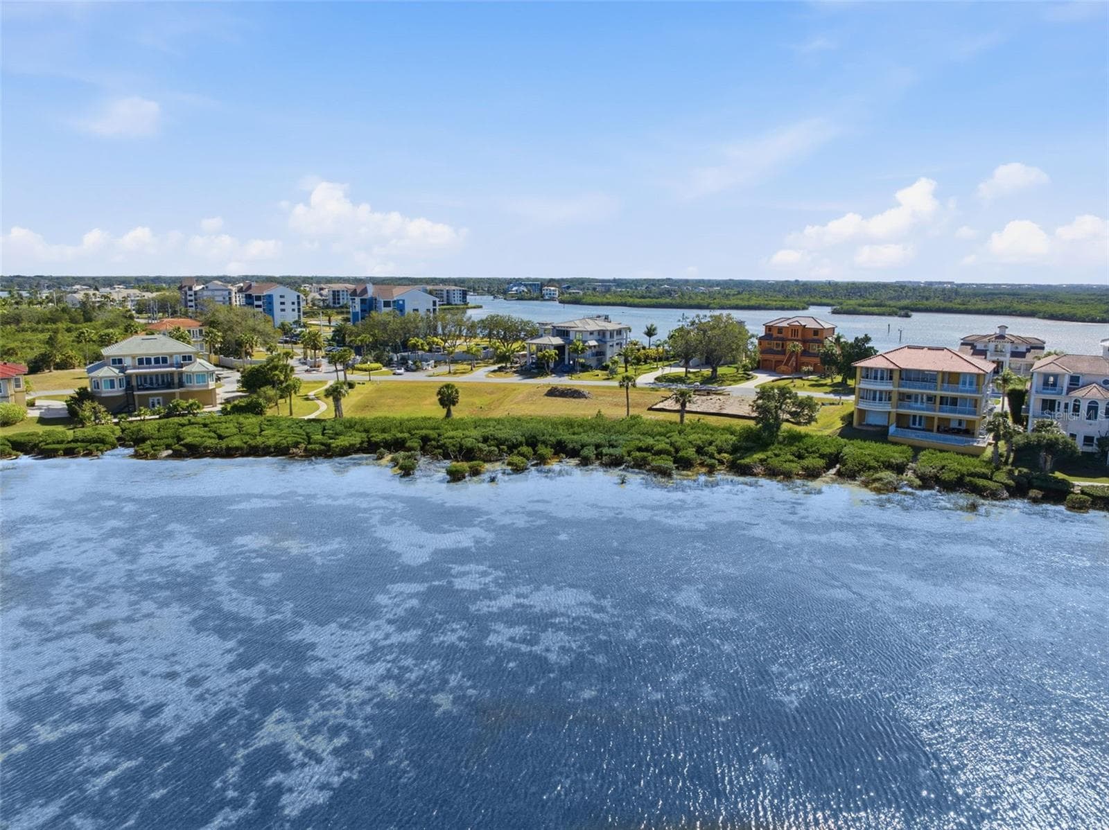 Single Family Residence at 25 HARBORPOINTE DR, PORT RICHEY, photo 12 of 35