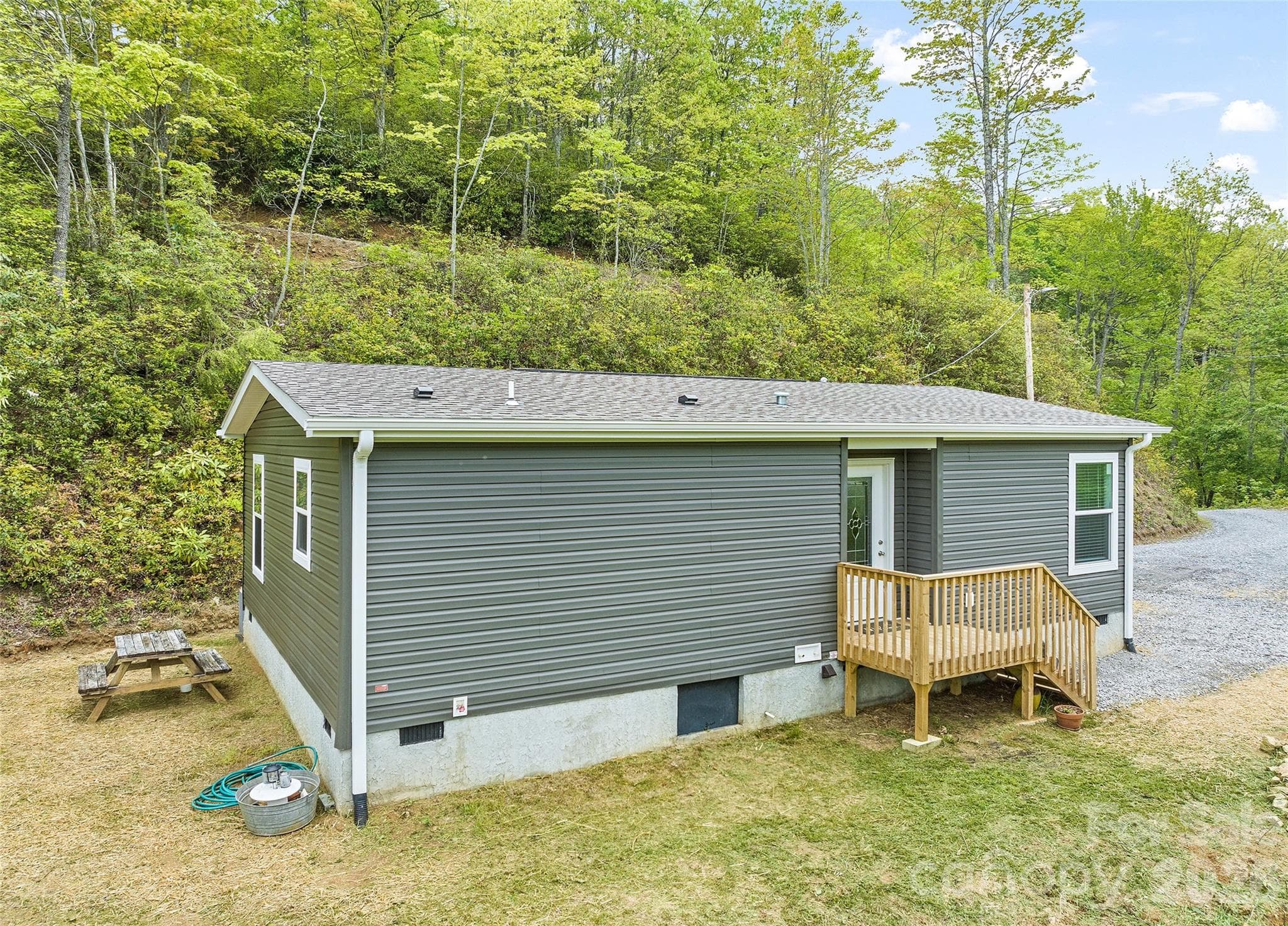 Nice deck to enjoy the view - Maggie Valley