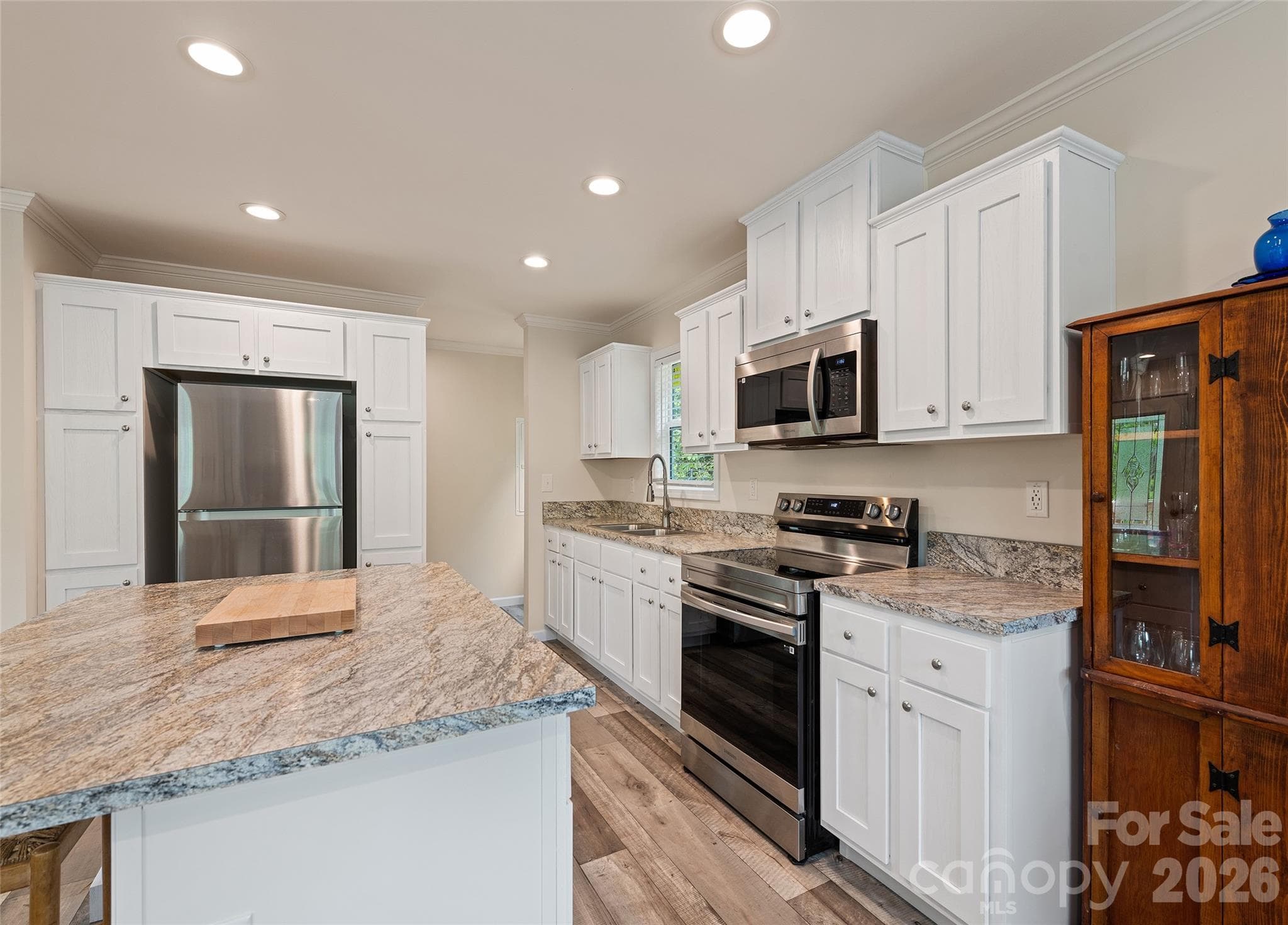 upgraded cabinetry - Maggie Valley