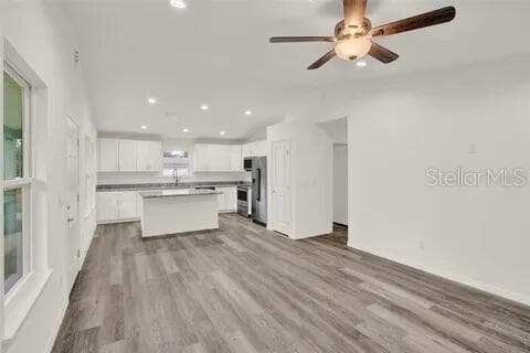 Single Family Residence at 40091 OAKRIDGE DR, LADY LAKE, photo 4 of 20