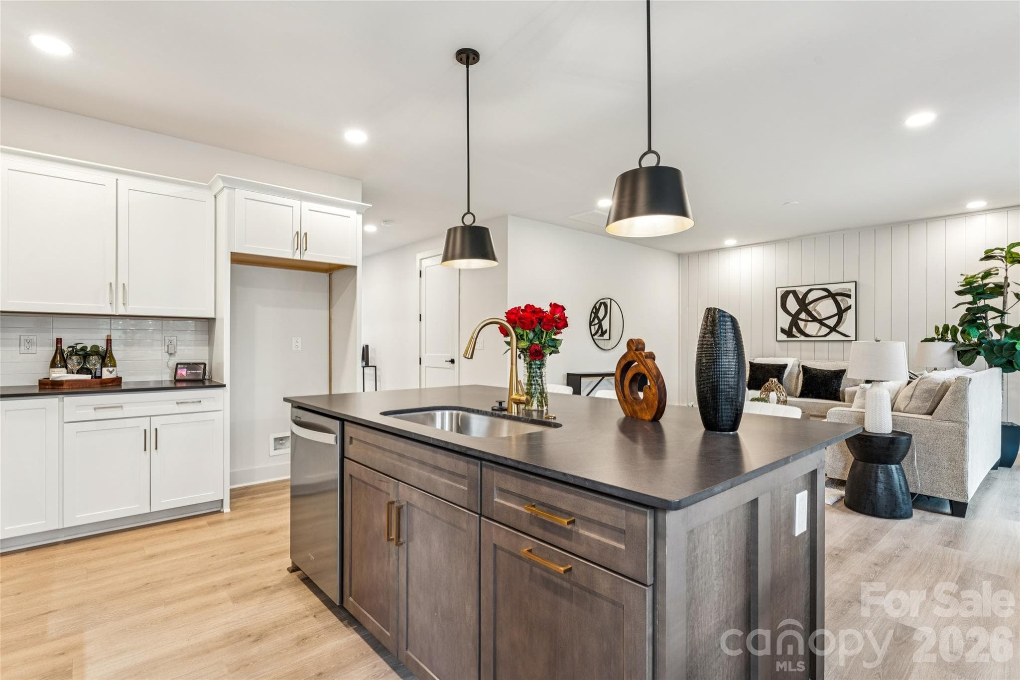 Townhouse at 2416 Crestview Drive, Charlotte, photo 18 of 47