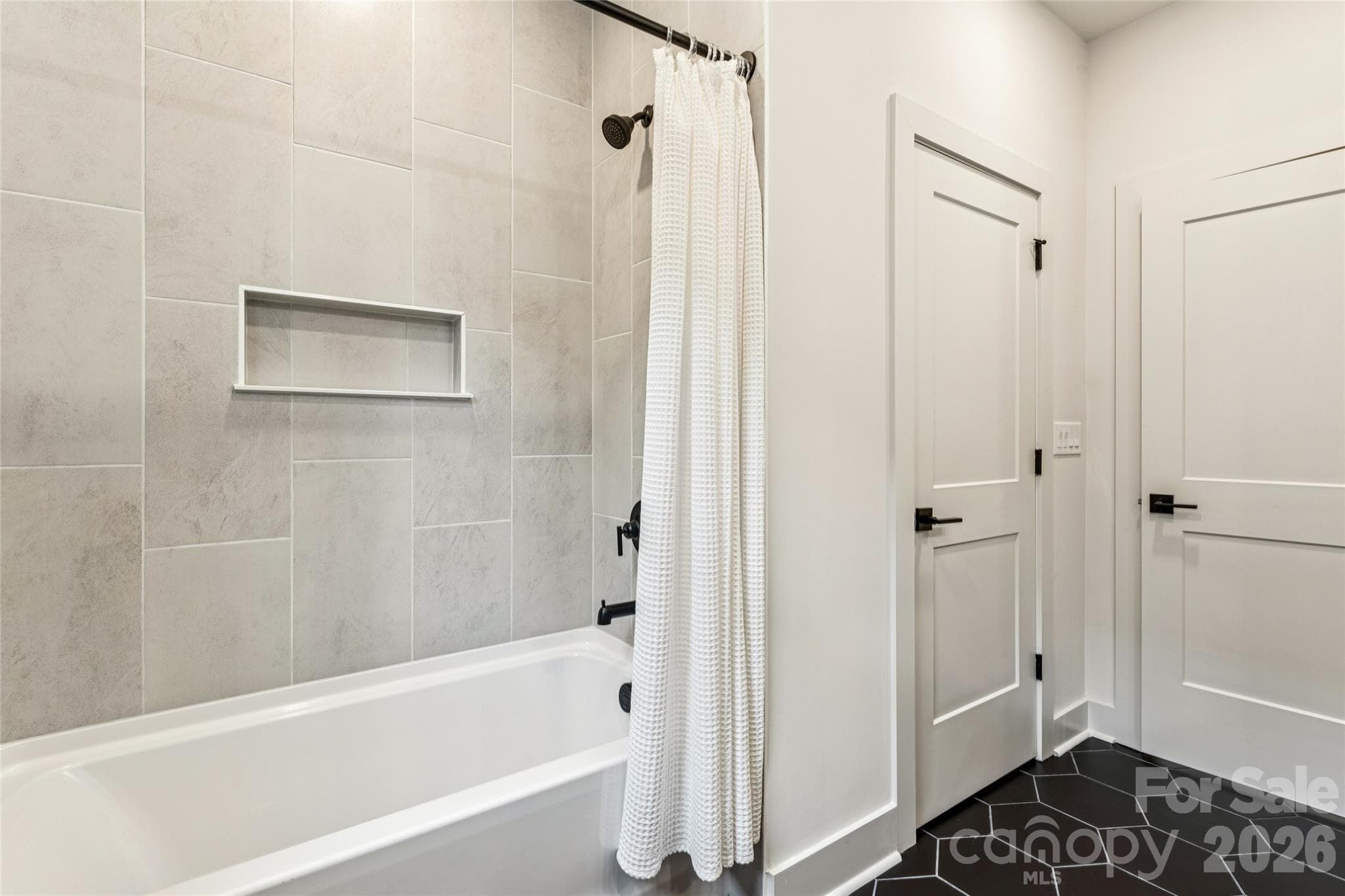Townhouse at 2416 Crestview Drive, Charlotte, photo 39 of 47