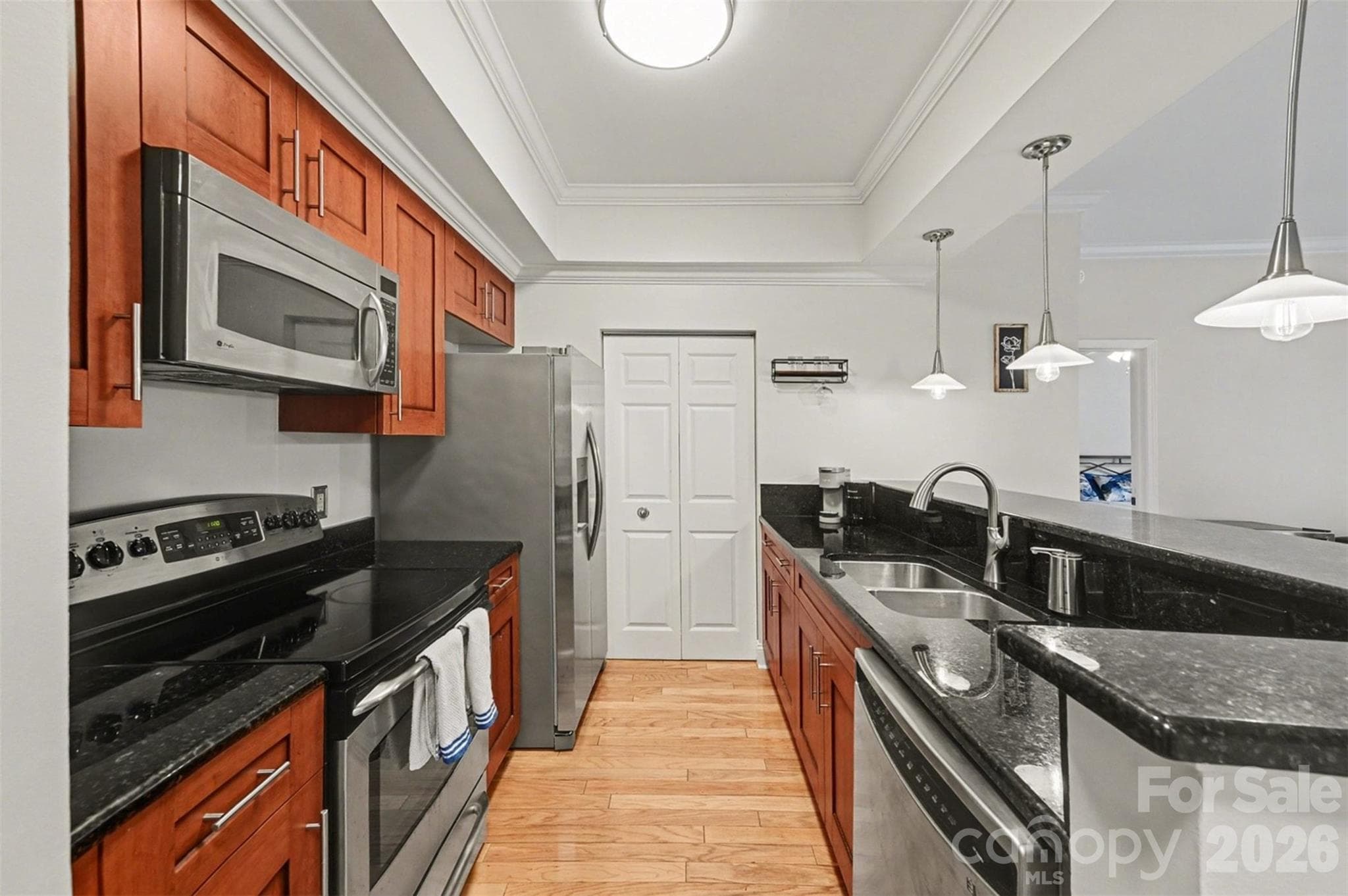 Condominium at 300 W 5th Street, Charlotte, photo 5 of 30