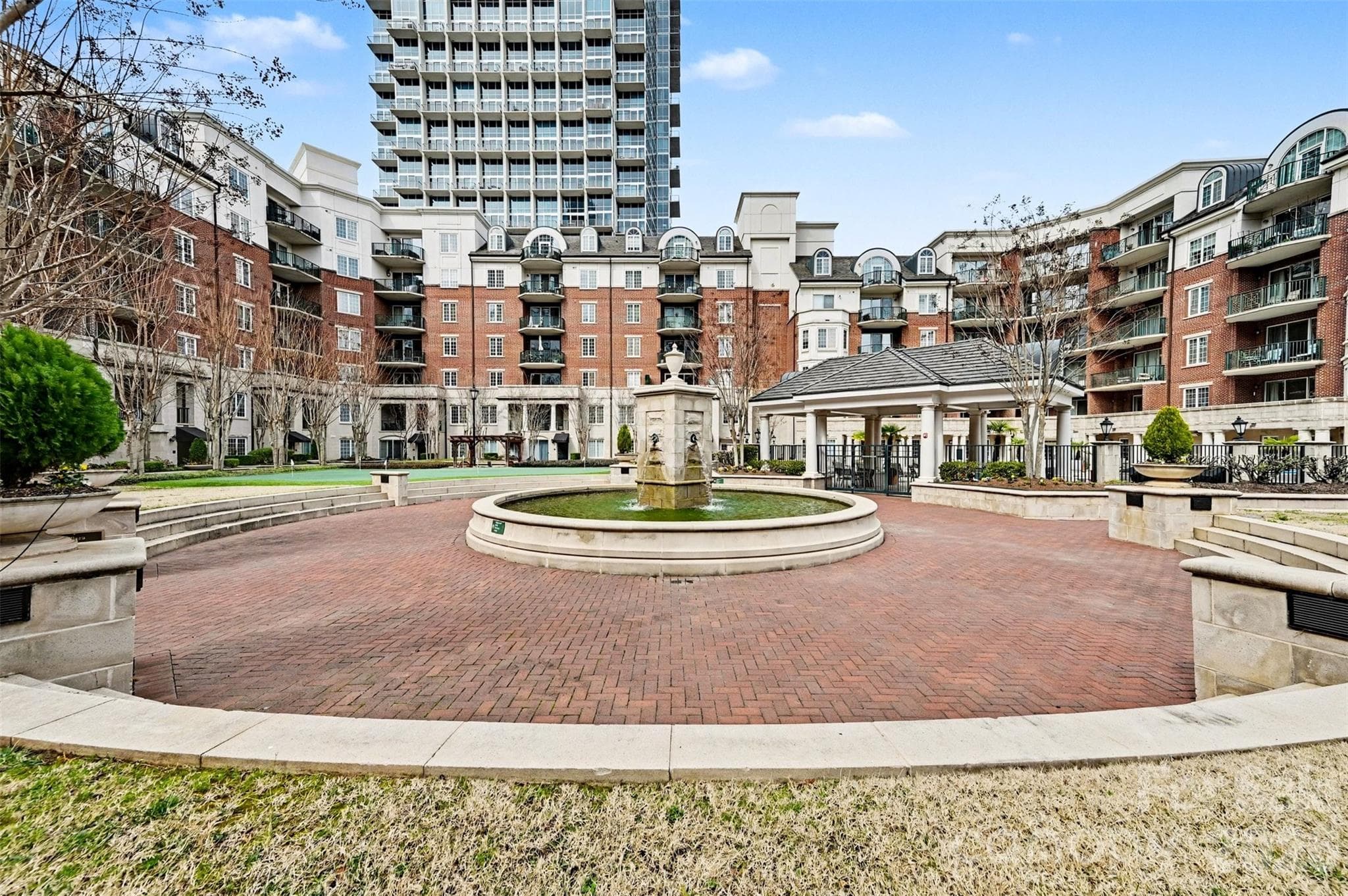 Condominium at 300 W 5th Street, Charlotte, photo 18 of 30