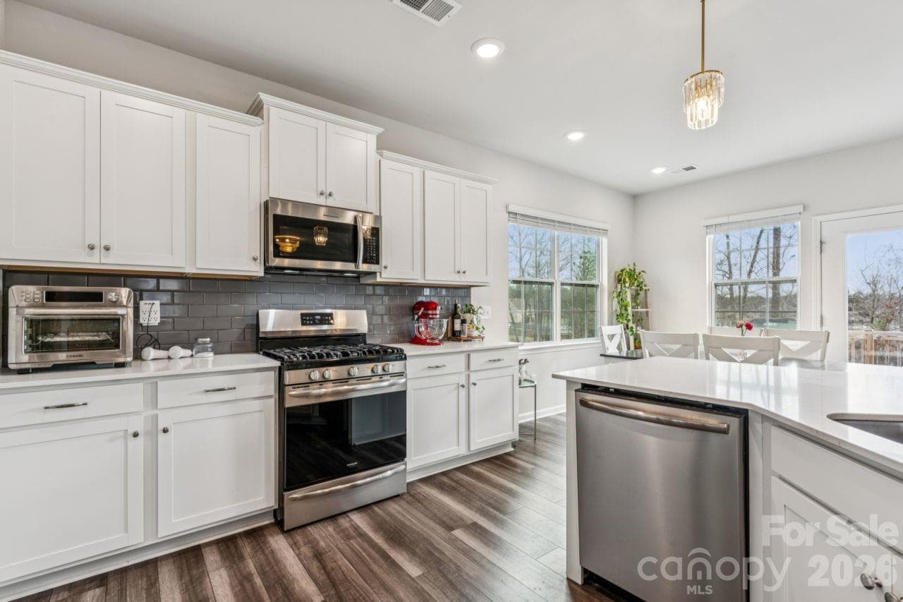 Single Family Residence at 221 Shadowbrook Way, Camden, photo 9 of 31