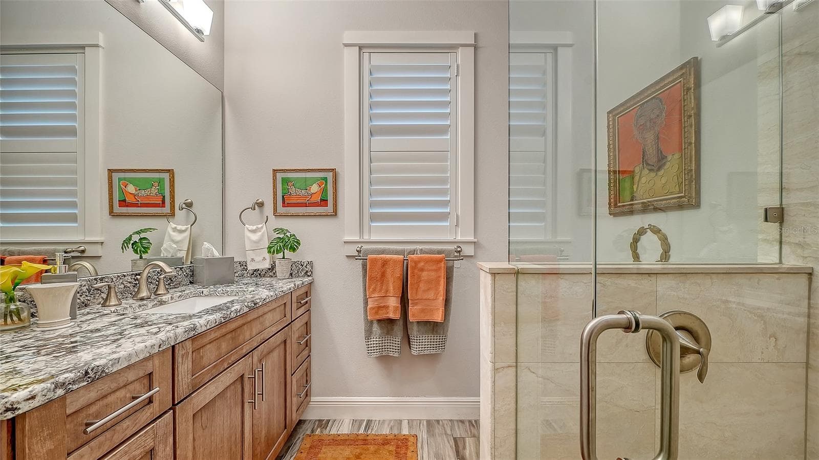The hall bath between the second bedroom and the music room - 1794 CUNLIFF LN, SARASOTA