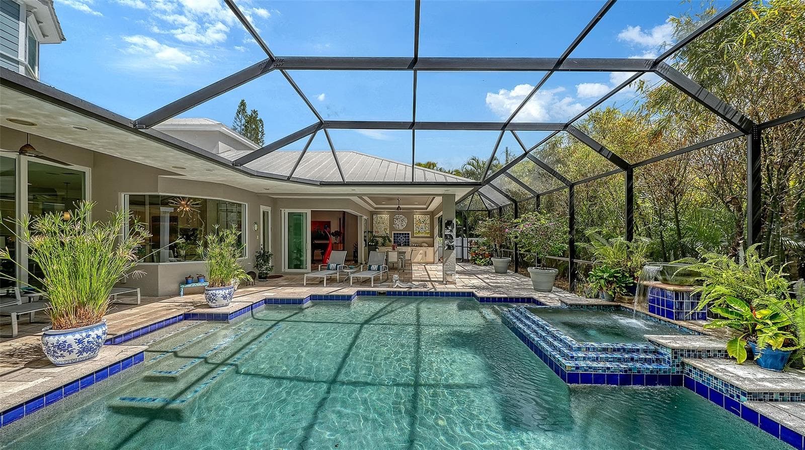 A large spa with water feature is yours to enjoy! - 1794 CUNLIFF LN, SARASOTA