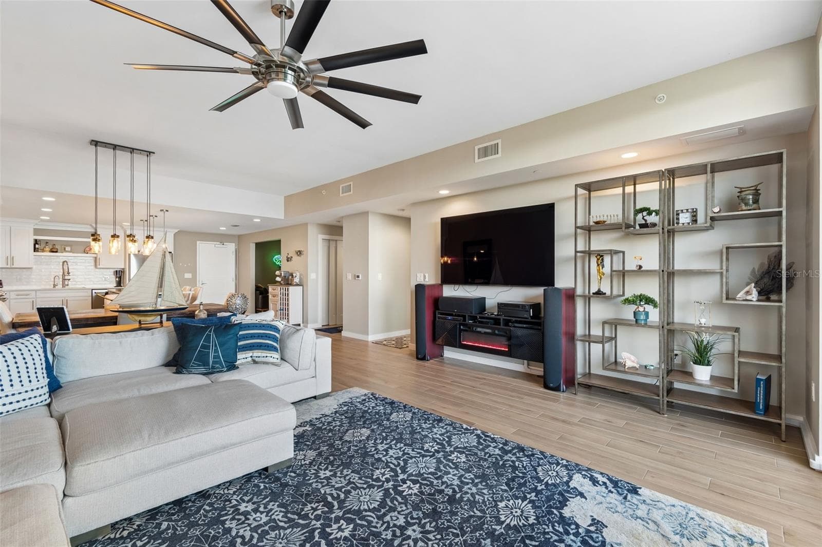 Condominium at 920 N OSCEOLA AVE #604, CLEARWATER, photo 29 of 100