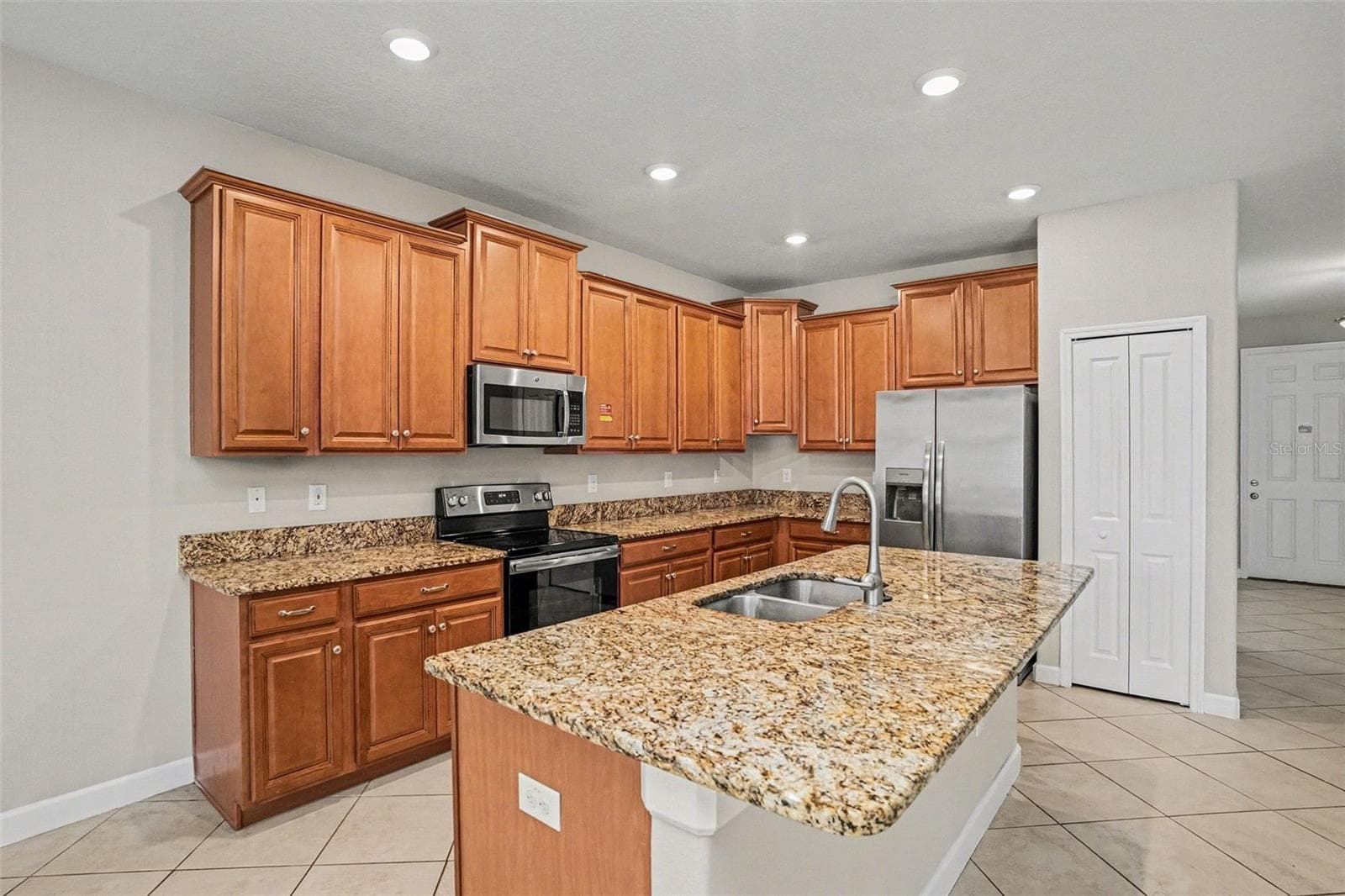 Single Family Residence at 11755 WINTERSET COVE DR, RIVERVIEW, photo 6 of 30