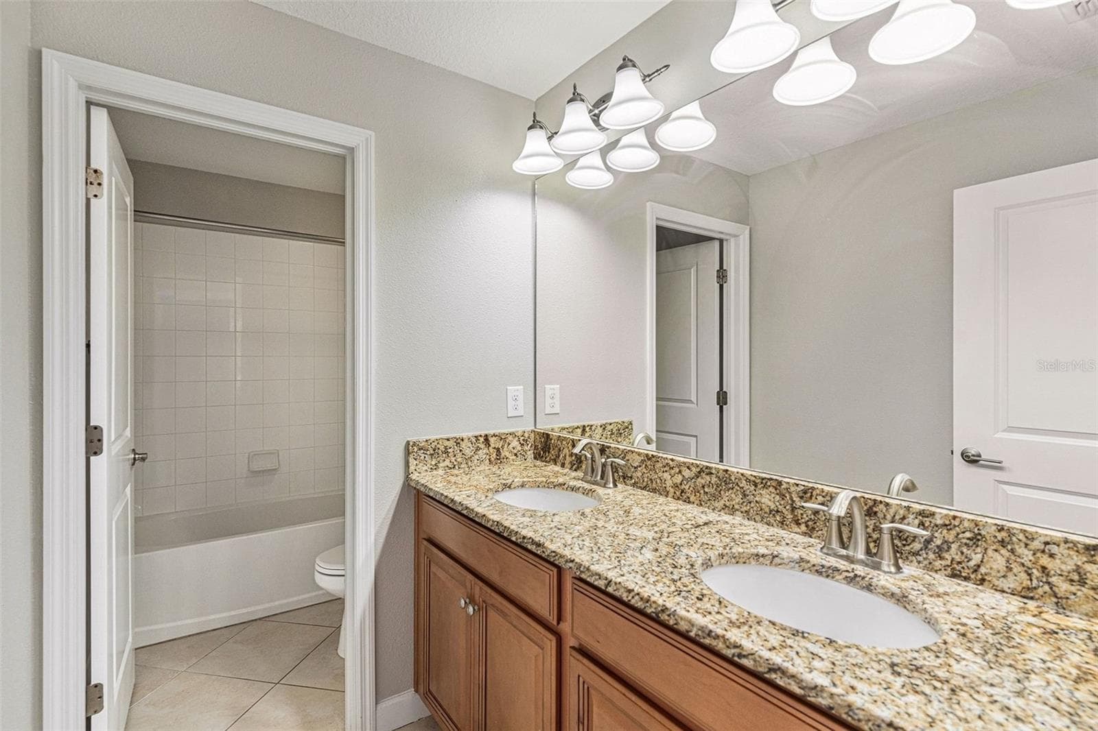 Single Family Residence at 11755 WINTERSET COVE DR, RIVERVIEW, photo 25 of 30
