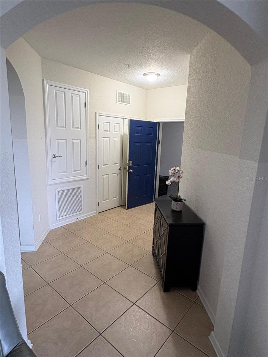 Condominium at 4102 BREAKVIEW DR #40103, ORLANDO, photo 8 of 17