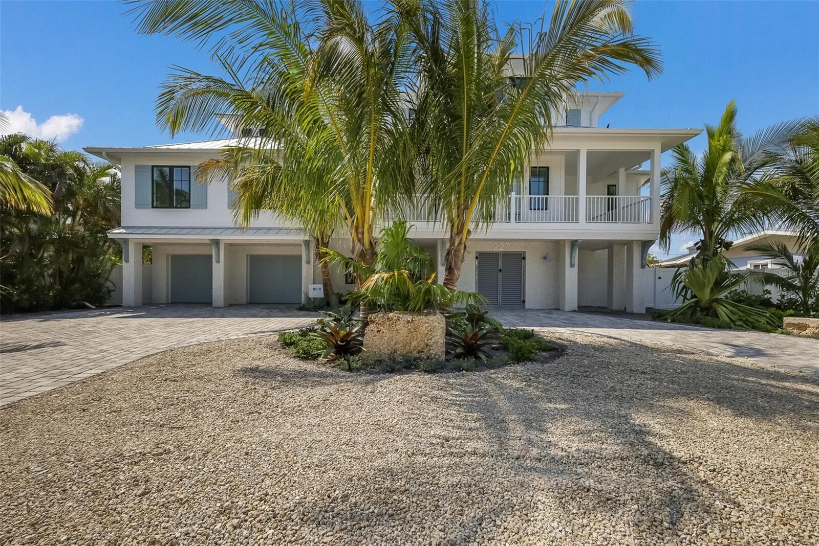 227 S HARBOR DR