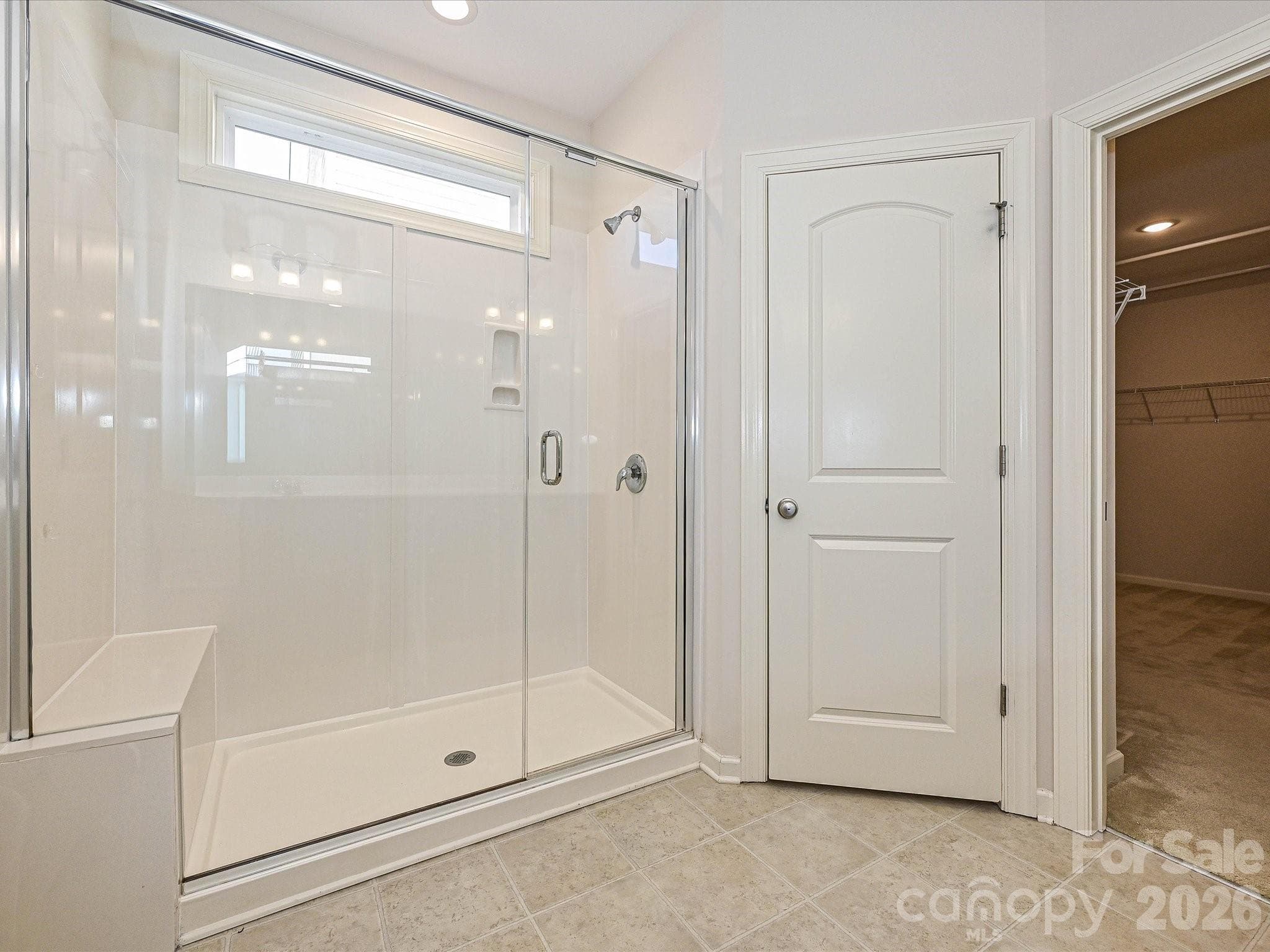 Oversize shower and separate WC - 2004 Rockbrook Lane, Belmont