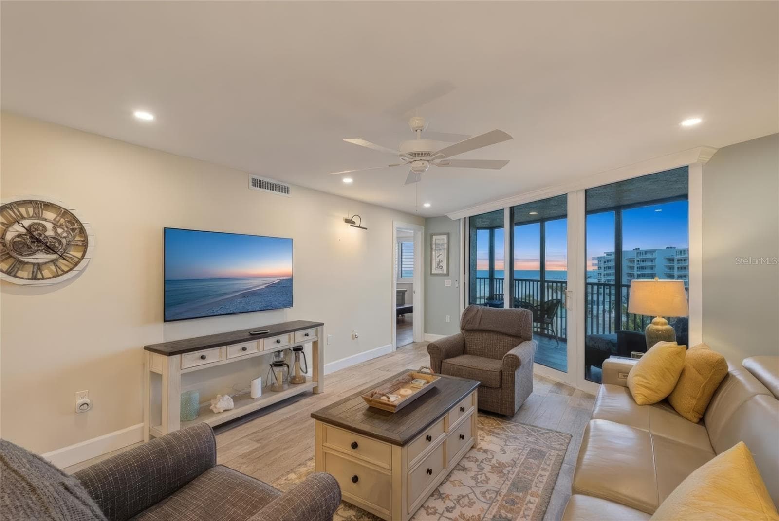 Condominium at 5880 MIDNIGHT PASS RD #704, SARASOTA, photo 11 of 39