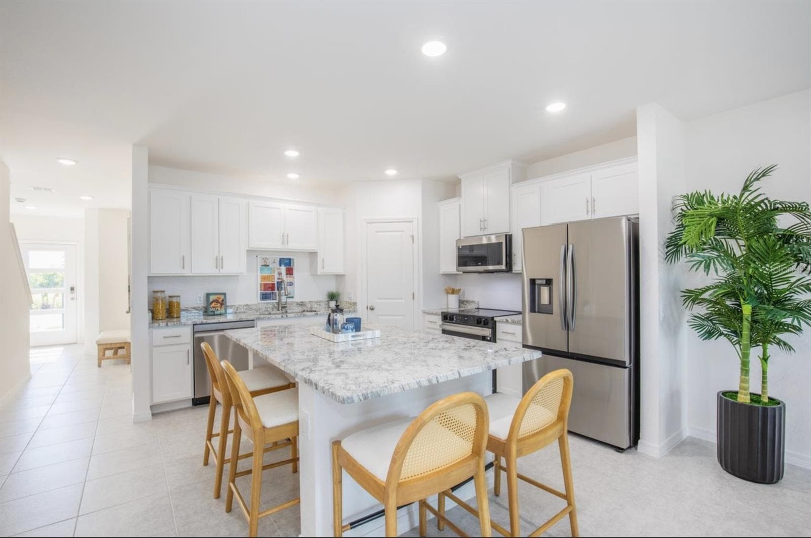Model home - actual features may vary. - 10721 FOUNTAIN PALM CIR, BOKEELIA