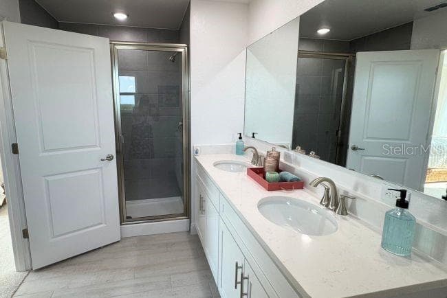 Model home - actual features may vary. - 10721 FOUNTAIN PALM CIR, BOKEELIA