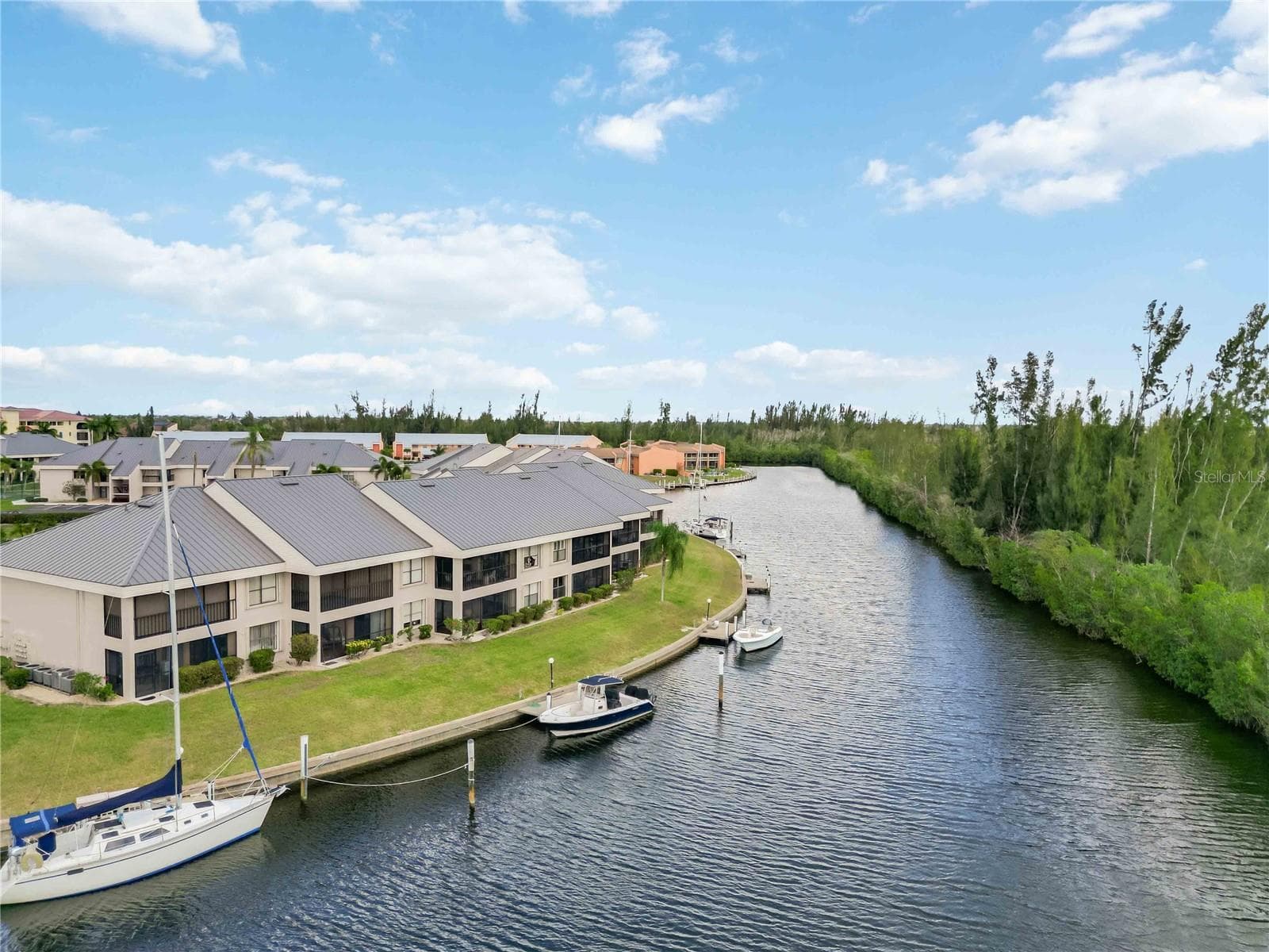 3256 WHITE IBIS CT #324