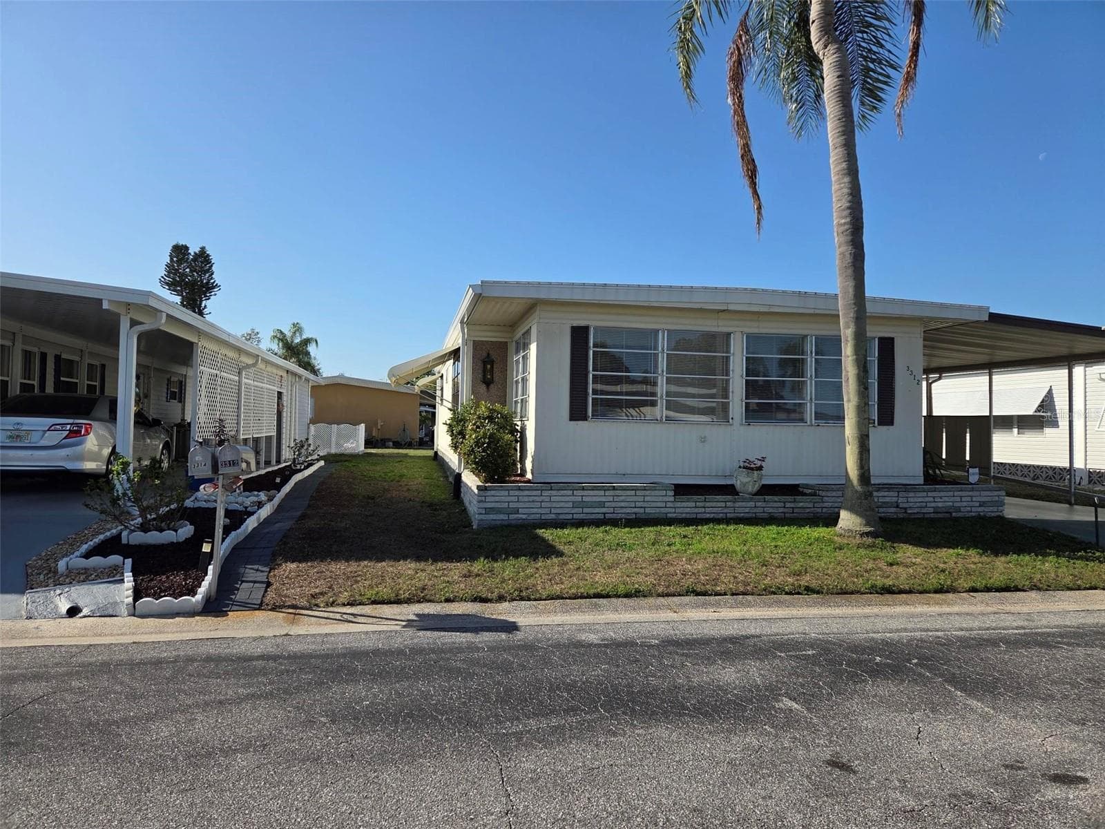 Left side view - 3312 OVERCUP OAK TER, SARASOTA